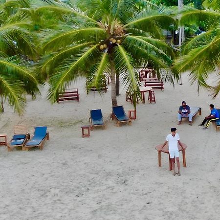 Aqua Marine Beach Hotel Kalkudah  Buitenkant foto