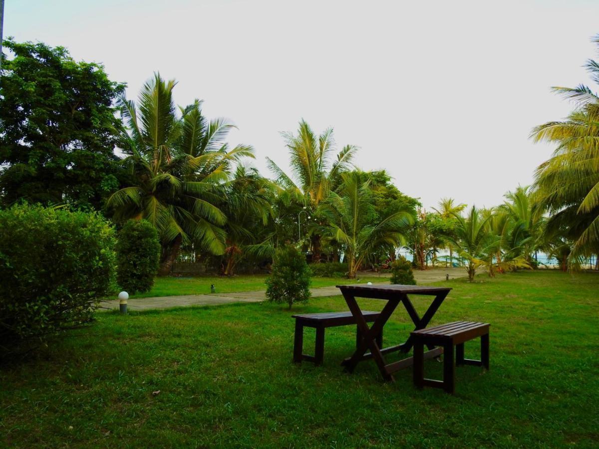 Aqua Marine Beach Hotel Kalkudah  Buitenkant foto
