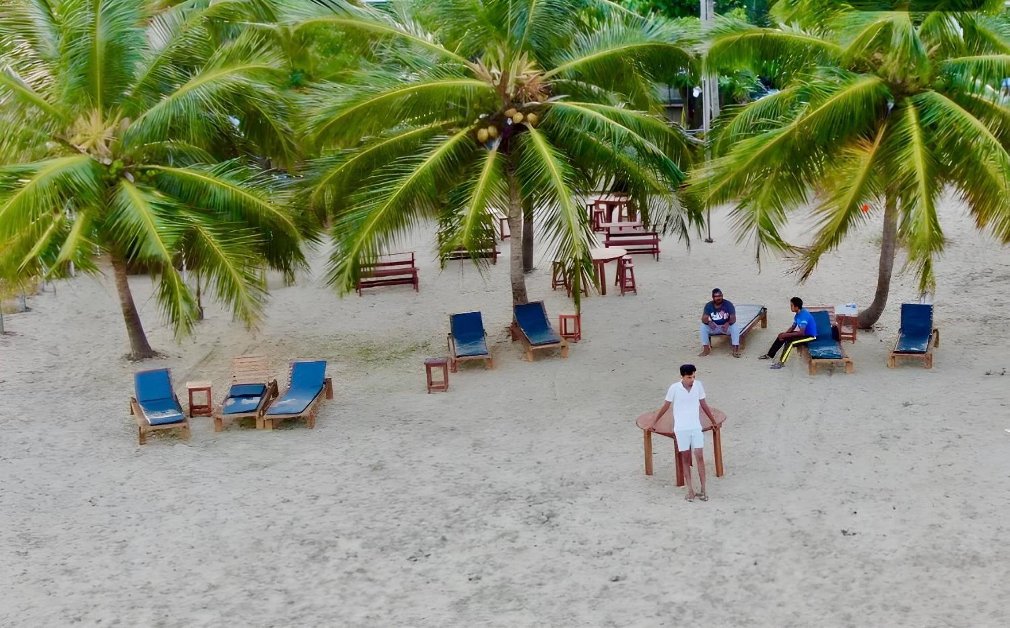 Aqua Marine Beach Hotel Kalkudah  Buitenkant foto